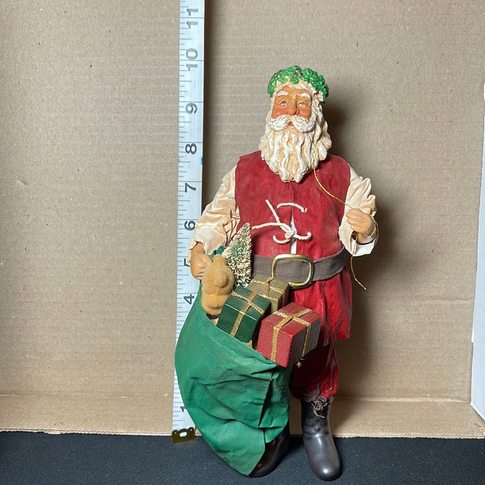 Jolly Ol’ Saint Nick! Santa figurine